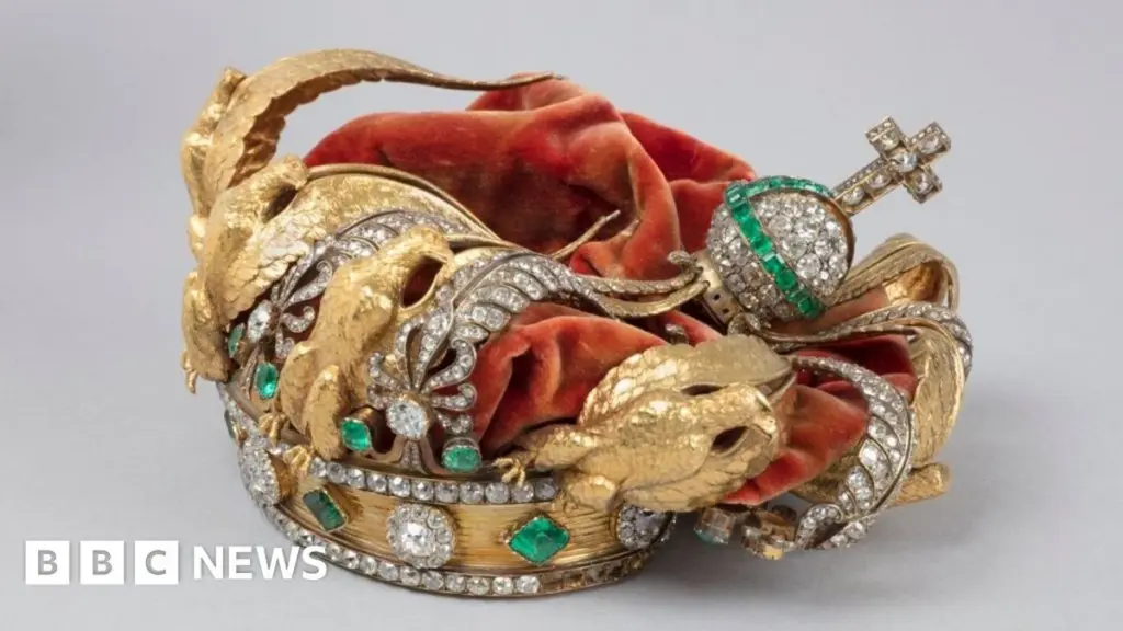 Louvre Director Steps Down Following Infamous Crown Jewels Heist