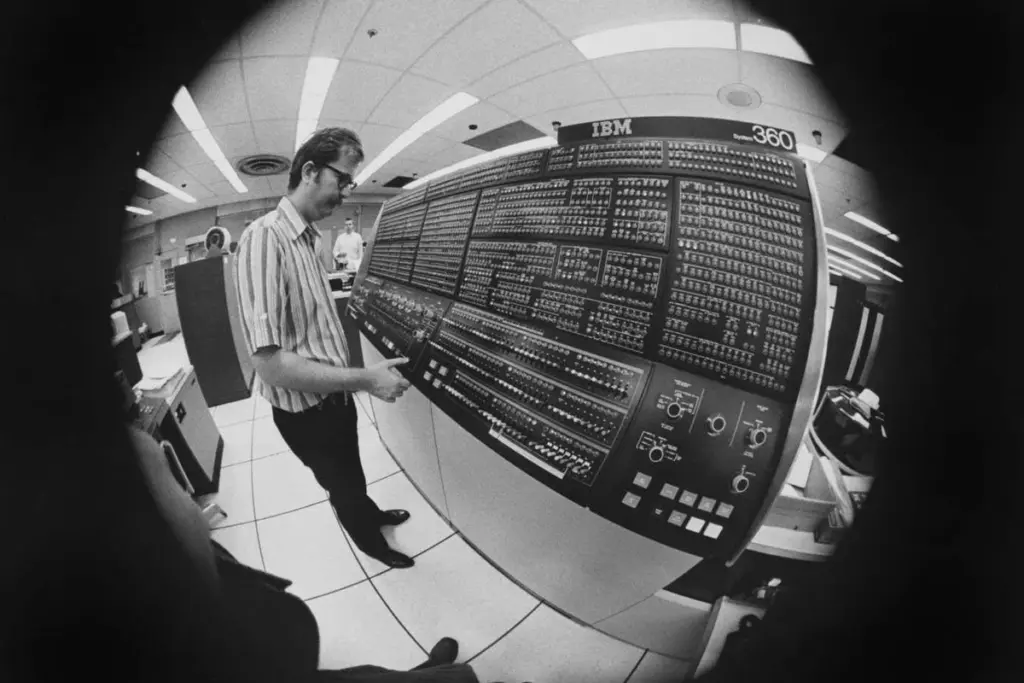 The Competing Ideologies of Intelligence: A Deep Dive into the Mind's Mathematical Foundations
