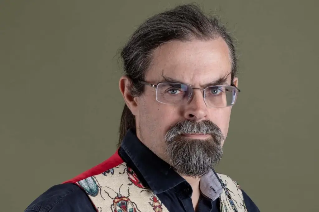 Adrian Tchaikovsky: Crafting Worlds and Evolved Beings