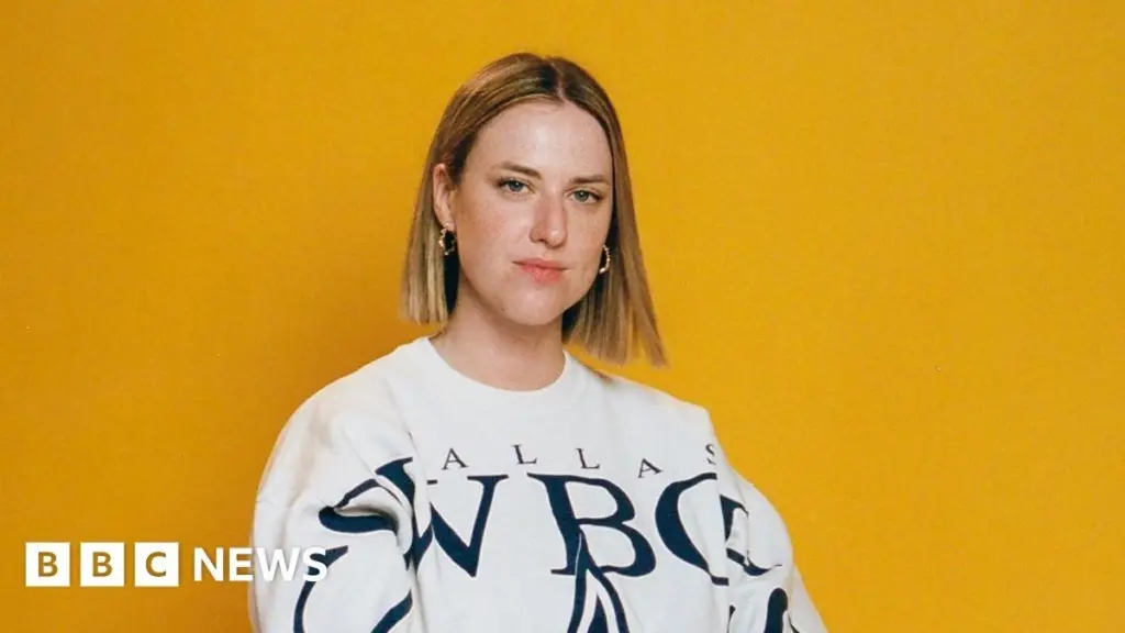 Director Eilís Doherty Recounts Attempts to Elicit Anger from Jamie Oliver for CMAT Music Video