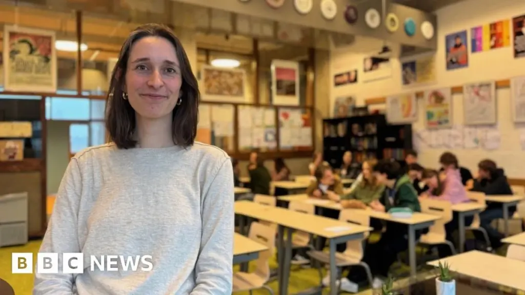 Dutch Schools' Smartphone Ban: Early Results and Future Debates