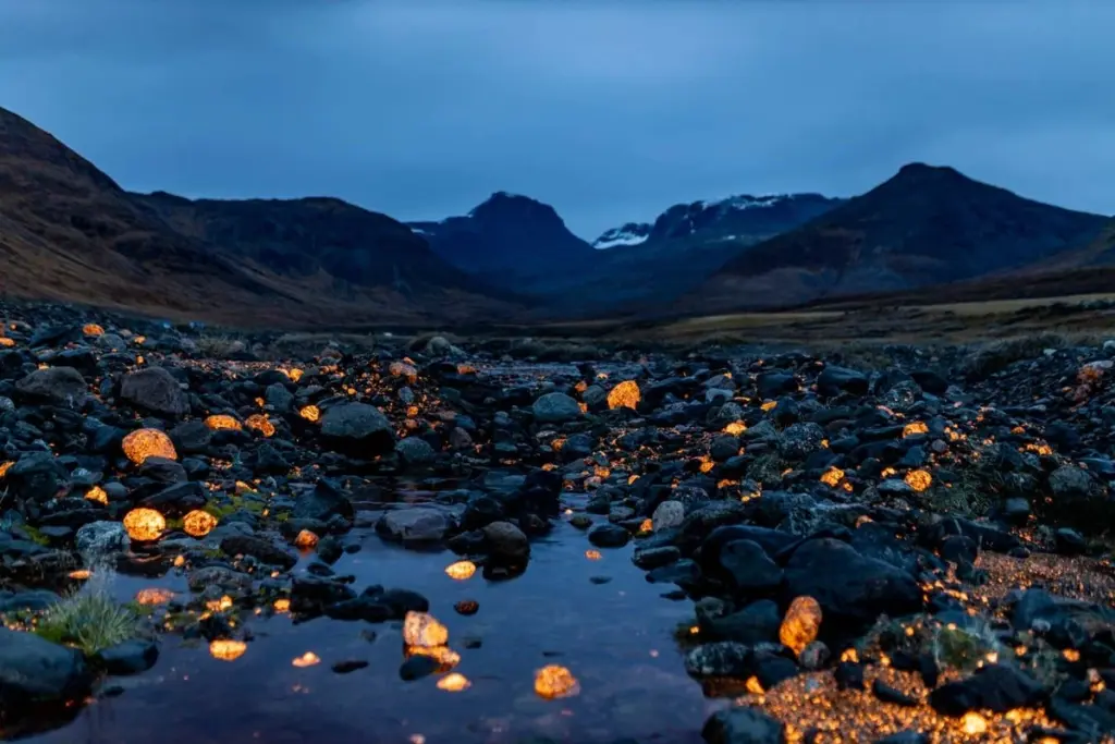 Greenland's Mineral Riches: A Luminescent Glow on a Global Stage
