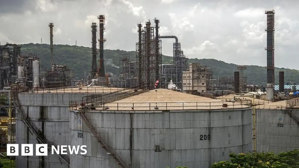US Temporarily Eases Sanctions on Russian Oil for India Amidst Middle Eastern Tensions