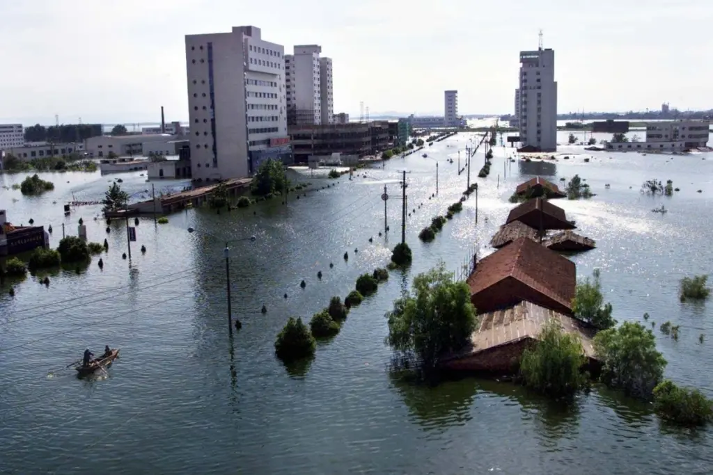 Potential for a Record-Breaking "Super El Niño" This Year