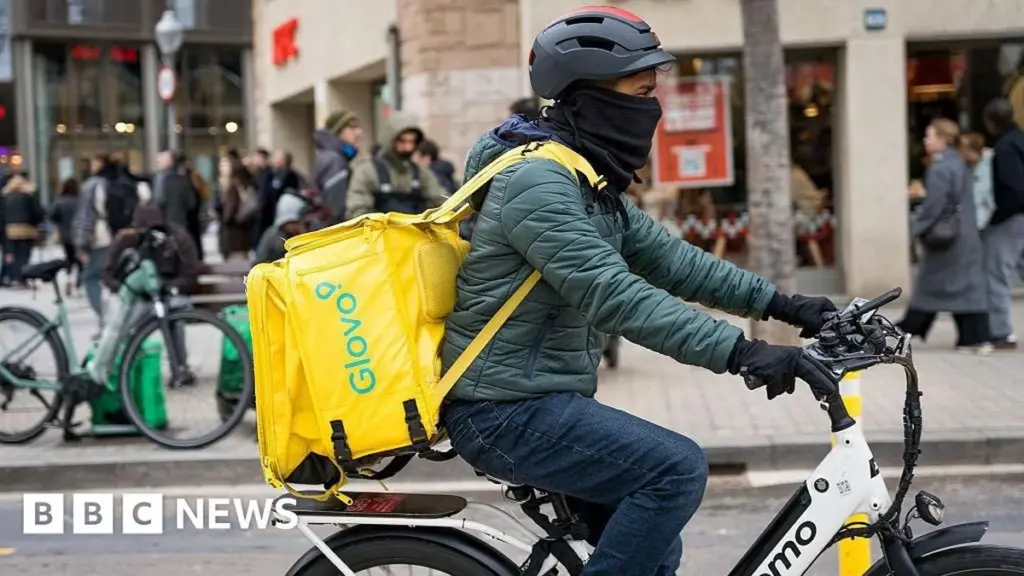 Spain Grants Legal Status to Hundreds of Thousands of Undocumented Migrants